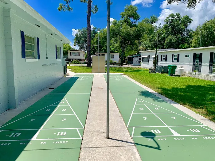 Land O' Lakes Mobile Home Community Picture 3