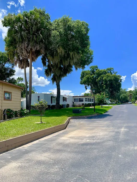 Land O' Lakes Mobile Home Community Picture 1
