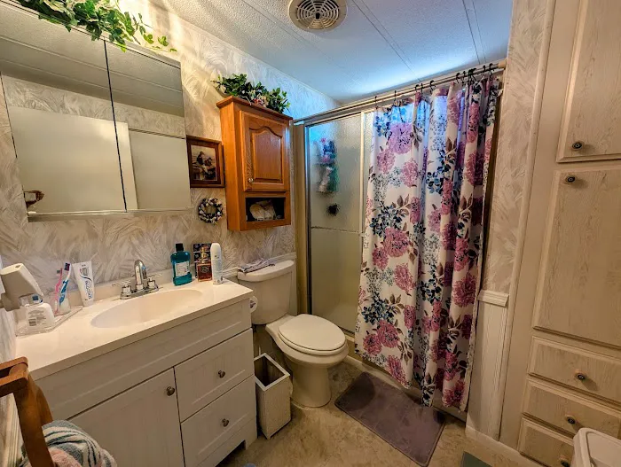 Lady Lake Mobile Home Park Picture 5