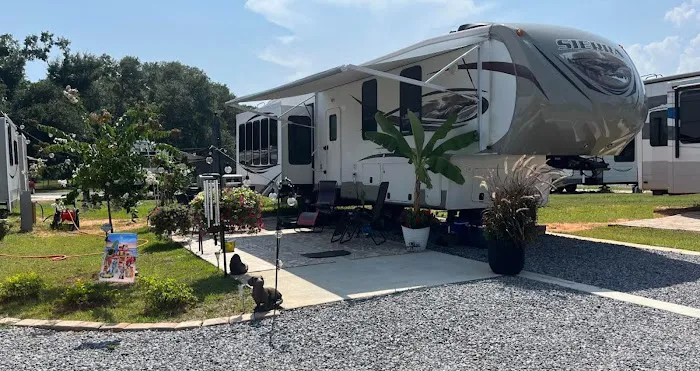 Southern Belle RV Park Picture 10