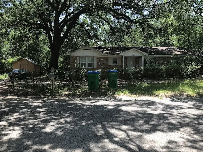 Sara Oaks Mobile Home Park Picture 1