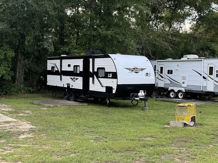 V & S RV Park Picture 4