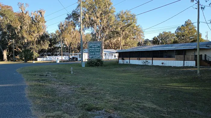 Edgewater Oaks Mobile Home Pk Picture 8