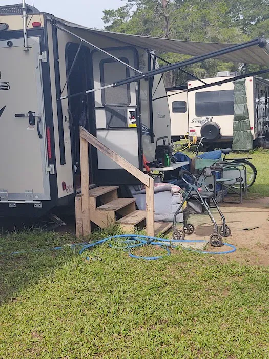 Oasis Mobile Home & RV Park Picture 6