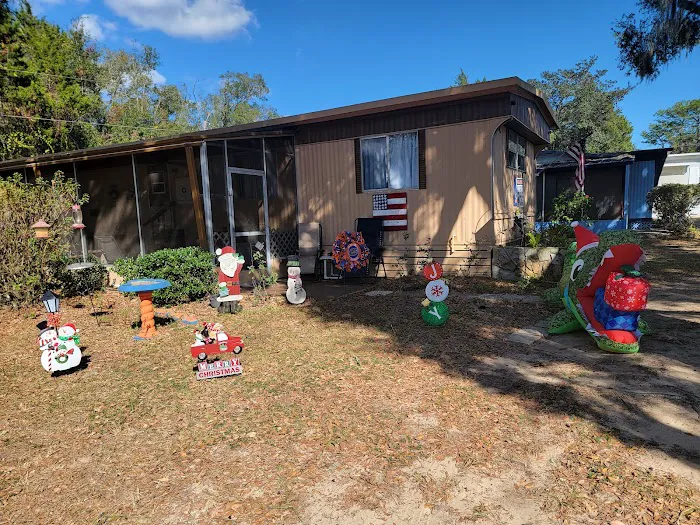 Oasis Mobile Home & RV Park Picture 4