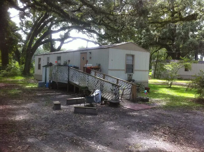 River Oaks Mobile Home Park Picture 10