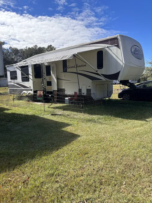 Roamin' Home RV Park Picture 2
