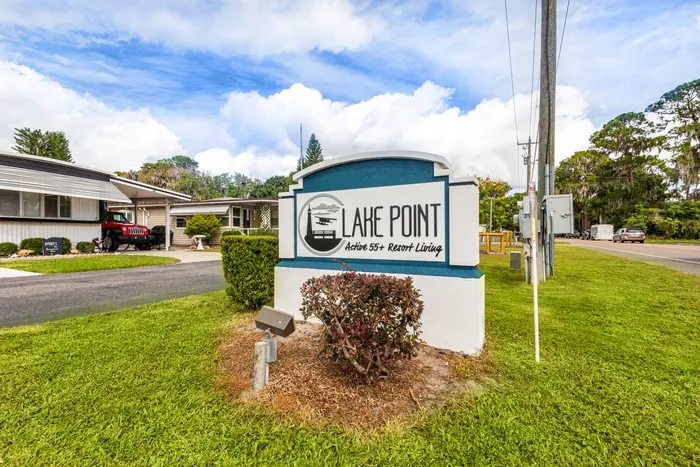 Lake Point 55+ Manufactured Home Community Picture 3
