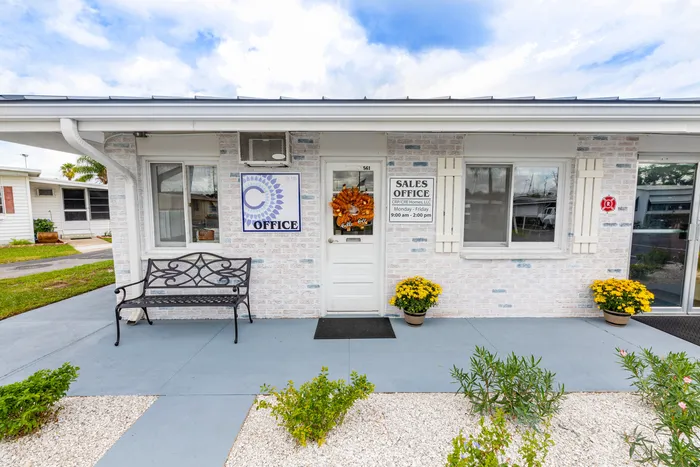 Lake Point 55+ Manufactured Home Community Picture 4
