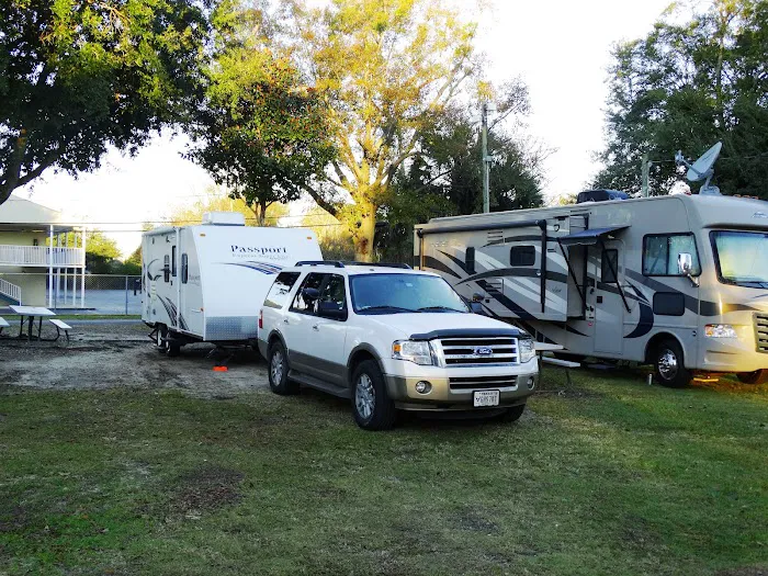 Cajun RV Park Picture 7