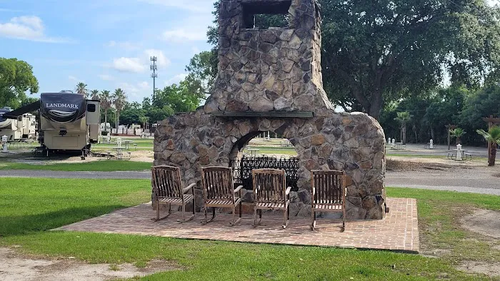 Cajun RV Park Picture 2
