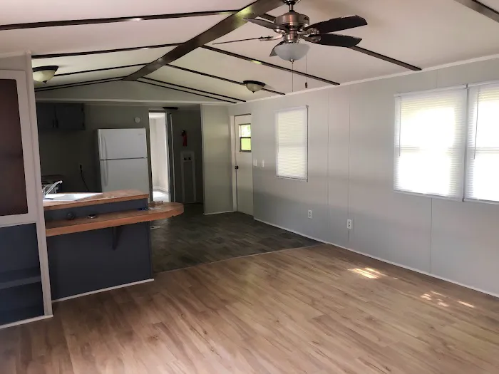 Marshall Estates Mobile Home Park Picture 2