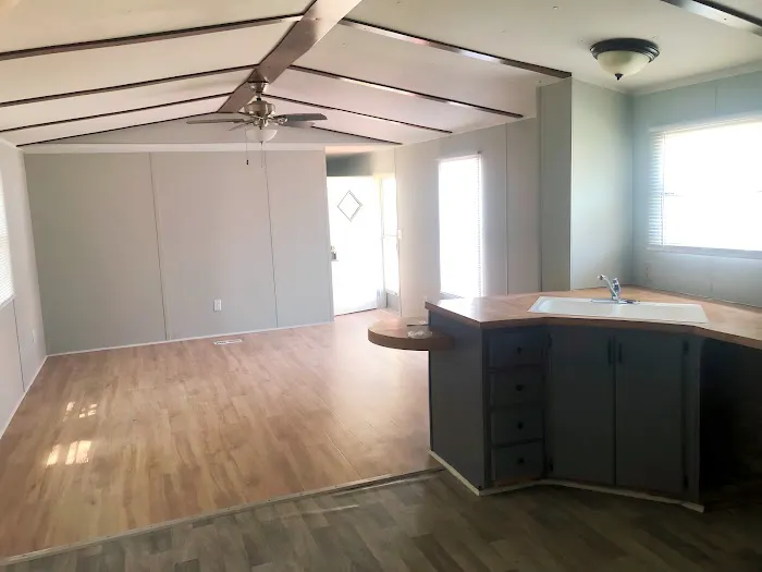Marshall Estates Mobile Home Park Picture 3