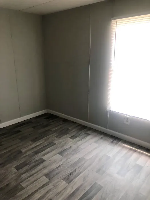 Marshall Estates Mobile Home Park Picture 6
