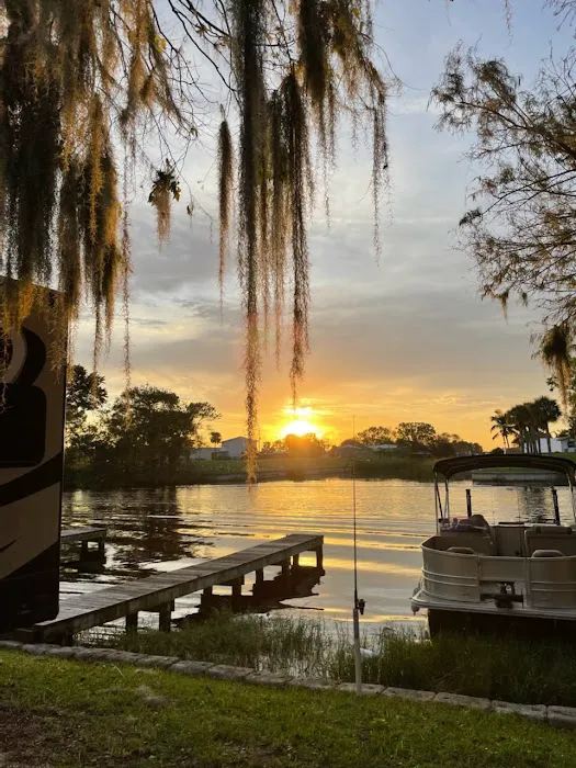 Zachary Taylor Waterfront RV Resort Picture 4