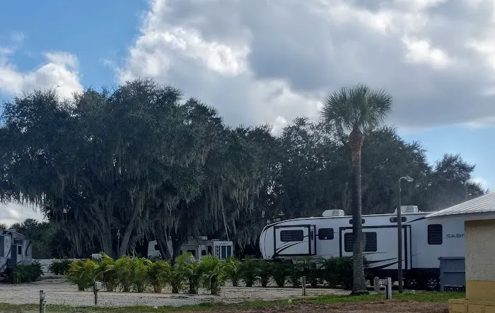 Lake Okeechobee RV Park Picture 3