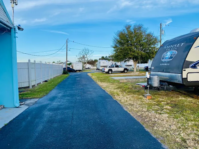 Lakeside North RV Resort Picture 1