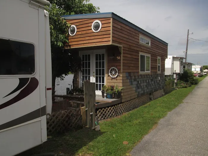Gracious Tiny House Park Picture 8