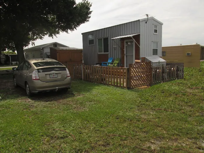 Gracious Tiny House Park Picture 3