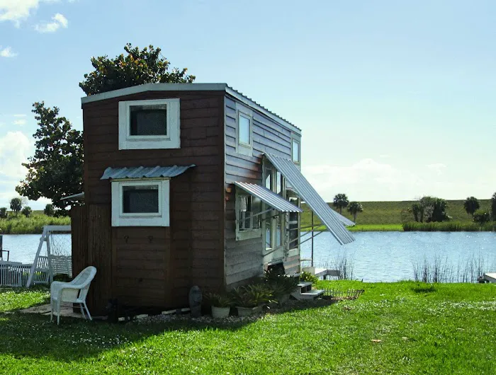 Gracious Tiny House Park Picture 4