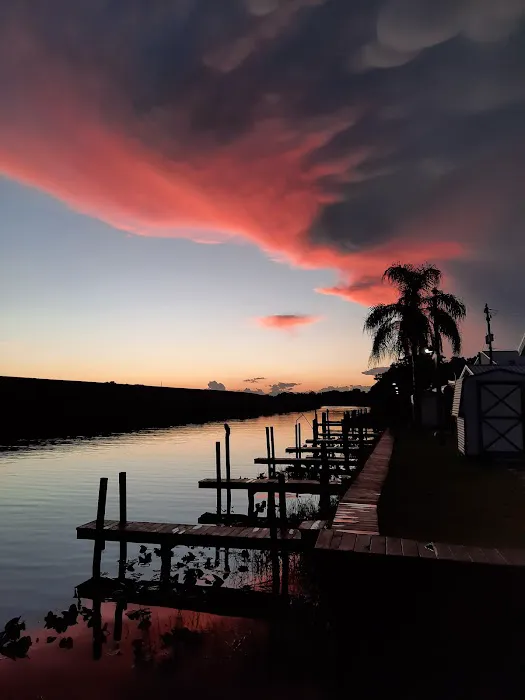 Water's Edge RV Park Picture 2