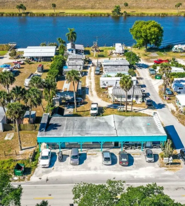 Palm Creek Resort and RV Park Okeechobee Picture 2