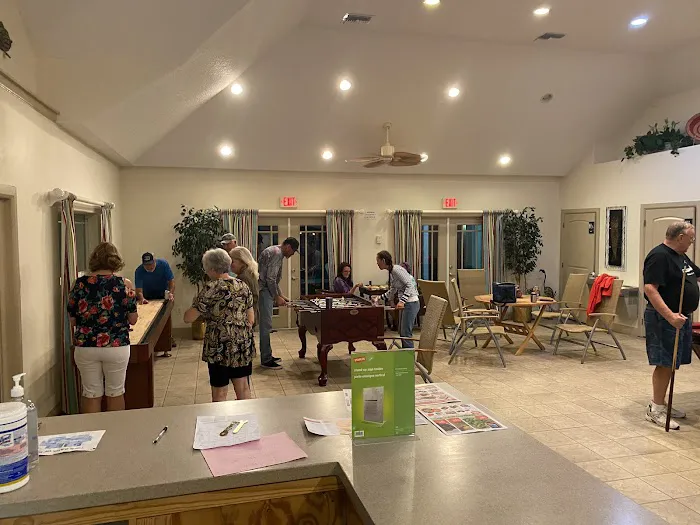 Water's Edge Motor Coach & RV Resort Picture 1