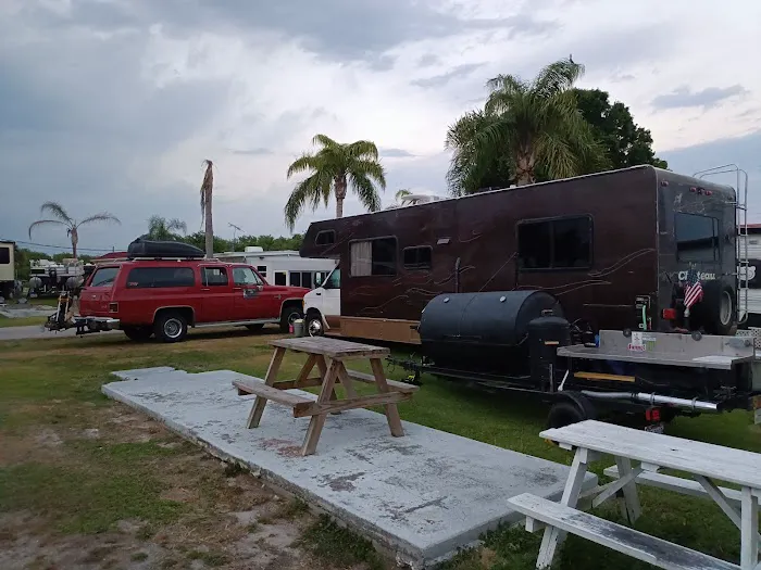 Summer Breeze RV Park Picture 1