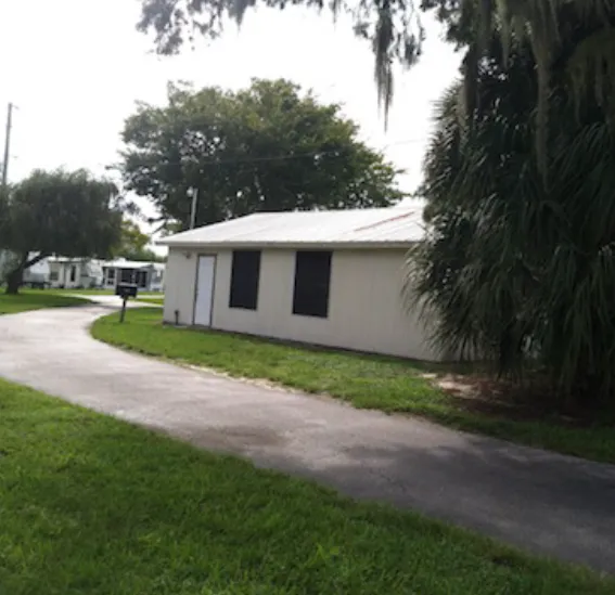 Okeechobee Lake RV Park Picture 6