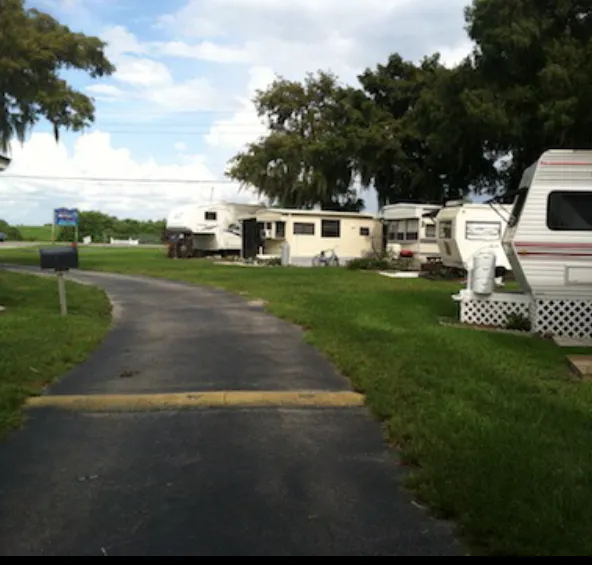 Okeechobee Lake RV Park Picture 2
