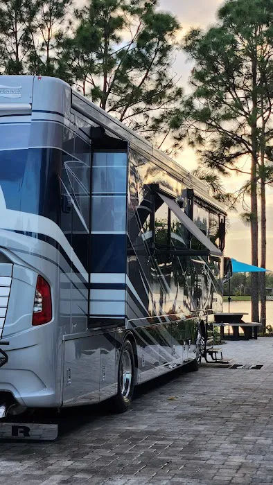 Golden Palms Luxury Motorcoach Resort Picture 10