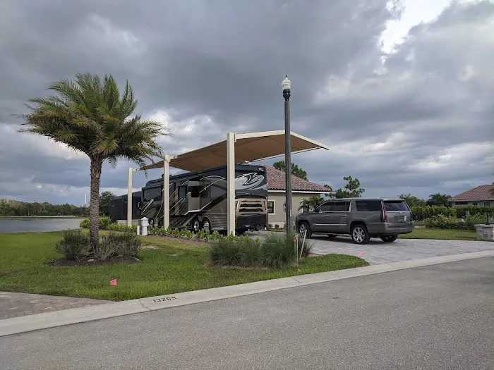 Golden Palms Luxury Motorcoach Resort Picture 4