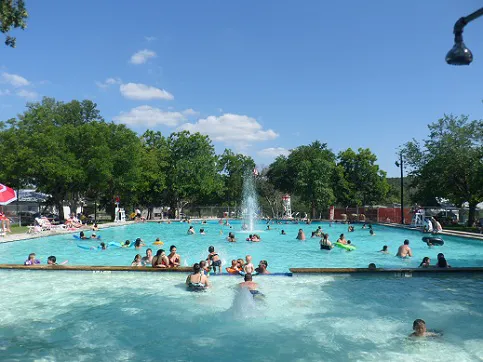 Oakdale Park Picture 3