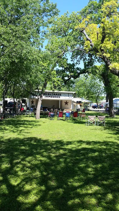 Oakdale Park Picture 4
