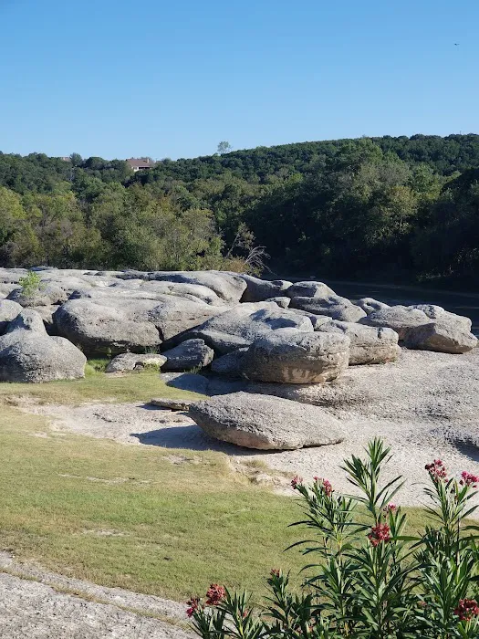 Oakdale Park Picture 5