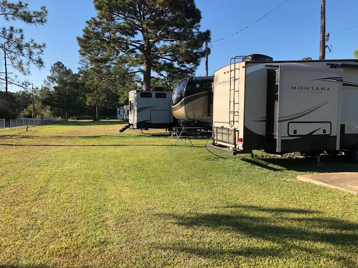 Pine Grove Estates & RV Park Picture 9