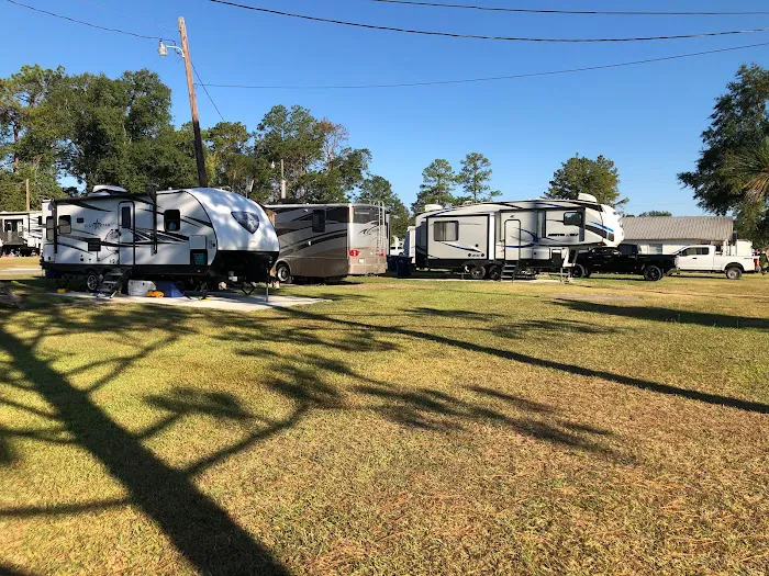 Pine Grove Estates & RV Park Picture 1