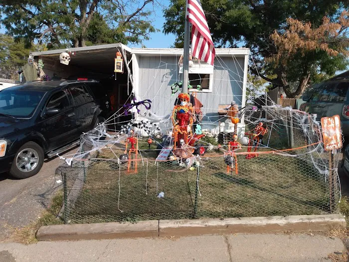 Highview Mobile Home Community Picture 4