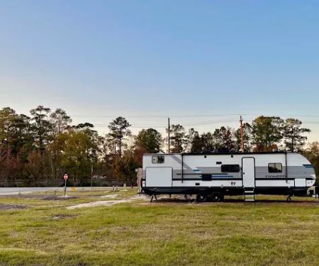 Dot's Mobile Ranch