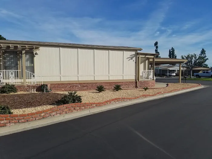 Lake Park Brea Manufactured Homes Picture 9