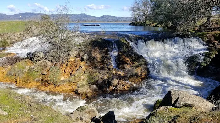 Salt Spring Valley Reservoir Picture 6