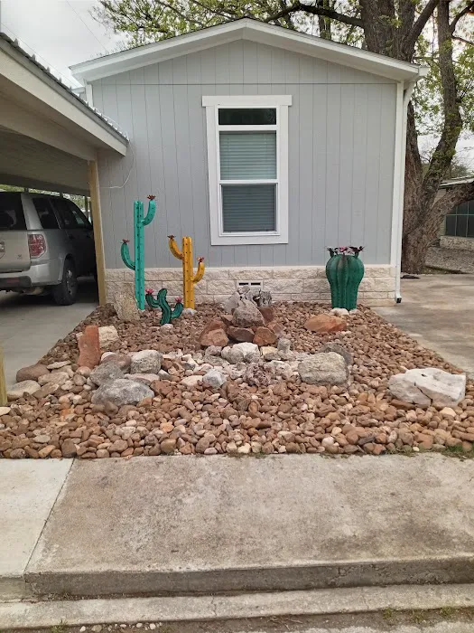Rio Robles Mobile Home & RV Park Picture 10