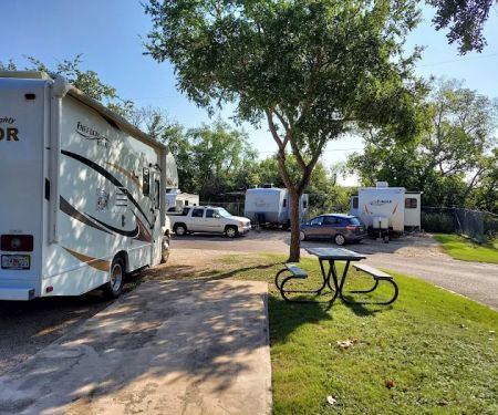 Rio Robles Mobile Home & RV Park