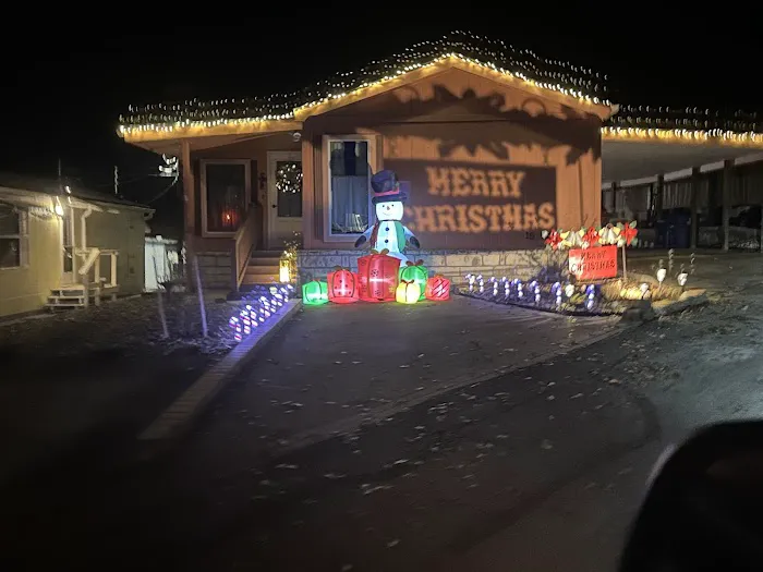 Rio Robles Mobile Home & RV Park Picture 4