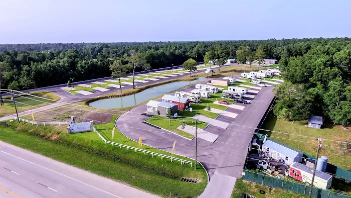 Four Oaks Village RV Park Picture 5