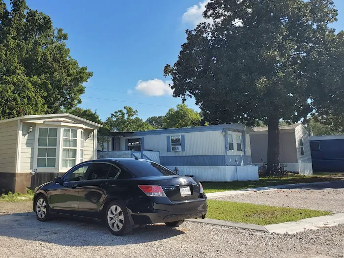 Lazy Lane Manufactured Home Community Picture 2