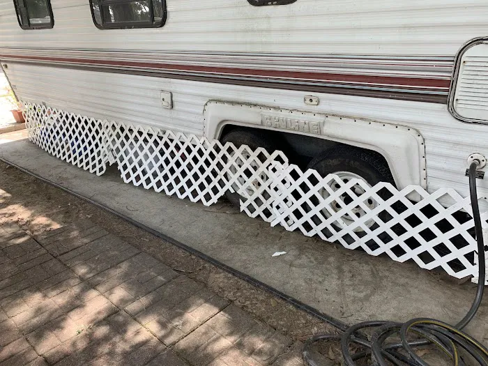Spring Oaks Mobile Home & RV Prk Picture 3