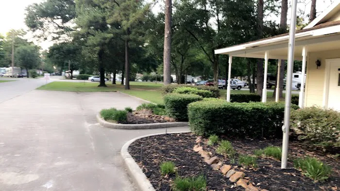 Spring Oaks Mobile Home & RV Prk Picture 7