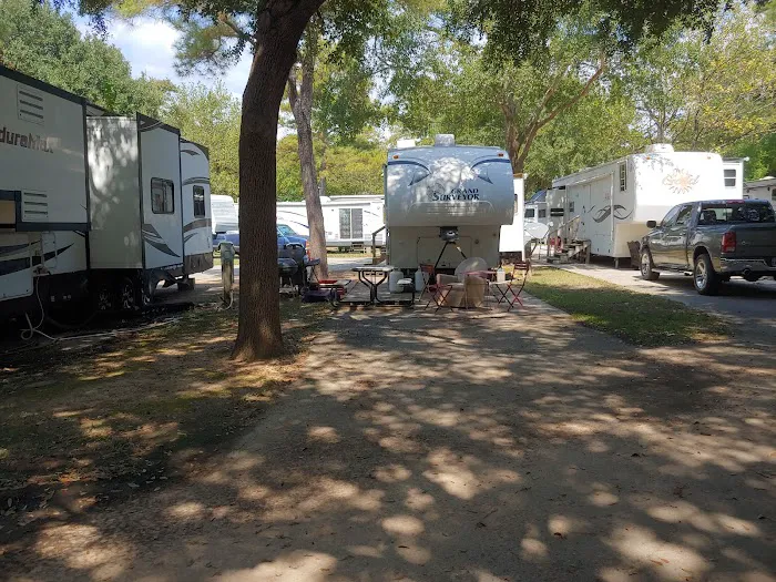 Spring Oaks Mobile Home & RV Prk Picture 8