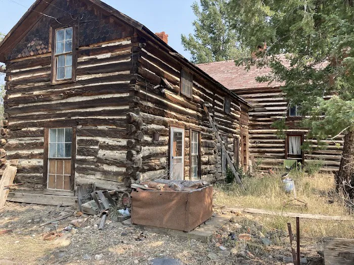 The E.D. Log House Campground Picture 5